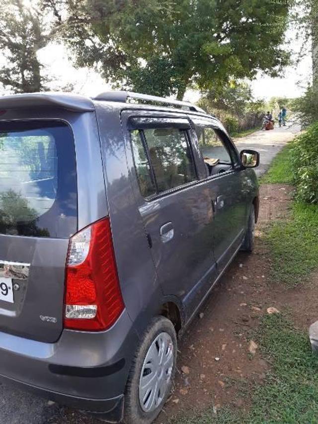 https://images10.gaadi.com/usedcar_image/4582528/original/processed_39b1a347-a742-4529-90bb-9e79043fe3e7.jpg?imwidth=6401