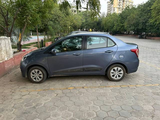 https://images10.gaadi.com/usedcar_image/4582573/original/processed_bbde665c-f9e0-44fe-a73a-223b4b849278.jpg?imwidth=6401