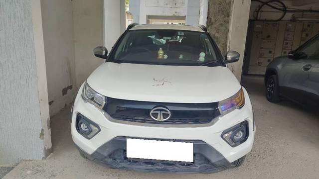 https://images10.gaadi.com/usedcar_image/4582612/original/processed_a60a2c95-f098-4c7b-aab5-5b7e12dd3701.jpg?imwidth=6400