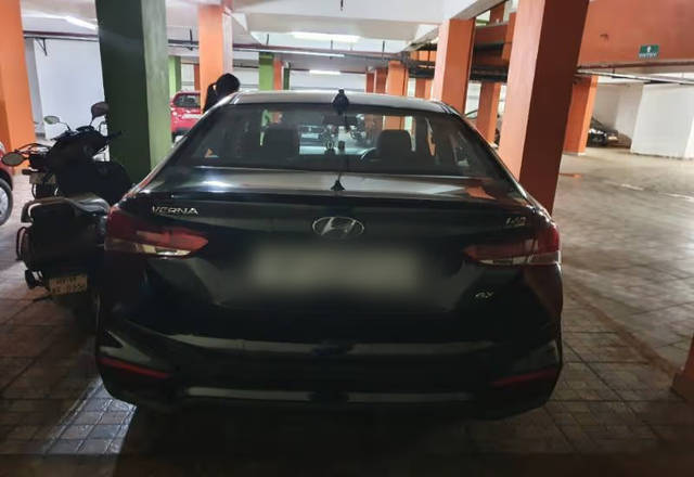 https://images10.gaadi.com/usedcar_image/4582626/original/19bef99d-00a4-4af5-b37e-7dcfc9dd74a6.?imwidth=6400