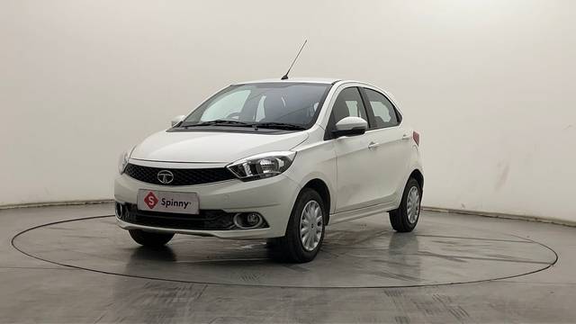 https://images10.gaadi.com/usedcar_image/4582640/original/2afd7995e88d01bae56a99c4ecbe1d99.JPG?imwidth=6400