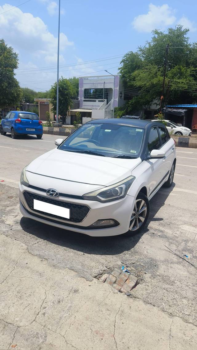https://images10.gaadi.com/usedcar_image/4582644/original/processed_10356575f83f3223016695e51b17ed3e.jpg?imwidth=6400