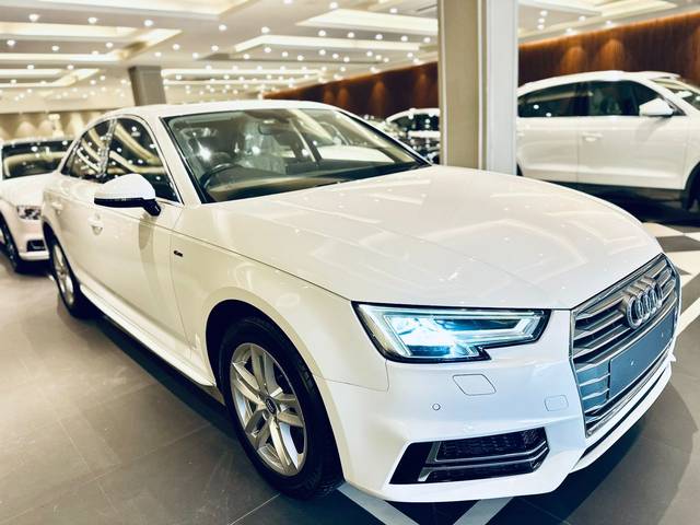 https://images10.gaadi.com/usedcar_image/4582648/original/a893d77d09141195664a393282ba183e.jpg?imwidth=6400