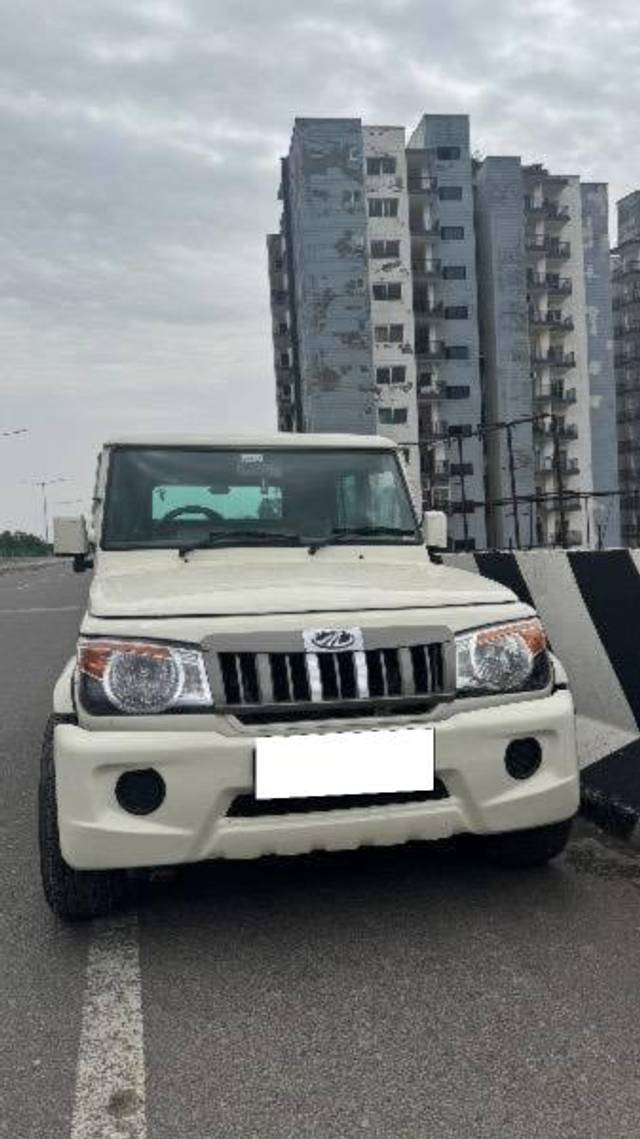 https://images10.gaadi.com/usedcar_image/4582659/original/processed_3152d851-6bf4-4ca5-adcb-1107136600a8.jpeg?imwidth=6402