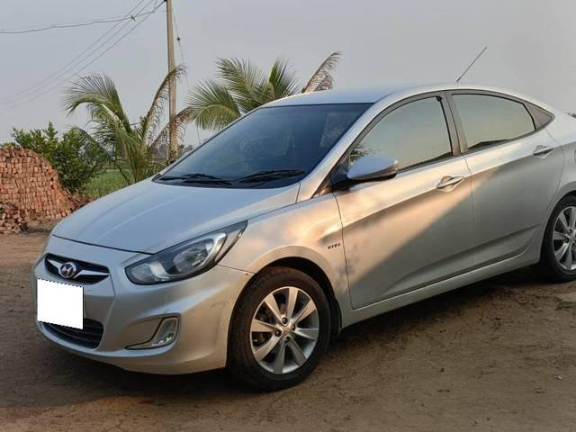 https://images10.gaadi.com/usedcar_image/4582661/original/processed_481294c2-1996-484d-a96d-c3c6562b7baf.jpg?imwidth=6400