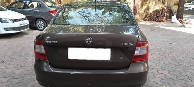 https://images10.gaadi.com/usedcar_image/4582670/original/processed_168caf2c2c327c6fa1e4118946621705.jpg?imwidth=6402