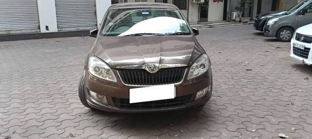 https://images10.gaadi.com/usedcar_image/4582670/original/processed_e09e436a37de9e4579e34219c7c269f6.jpg?imwidth=6400