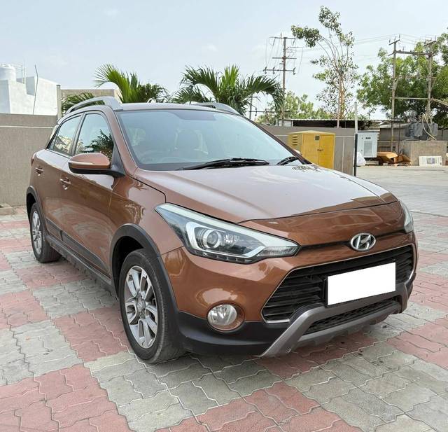https://images10.gaadi.com/usedcar_image/4582680/original/processed_2c3cc28cdcdab53133b861da309dffb8.jpg?imwidth=6400