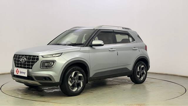 https://images10.gaadi.com/usedcar_image/4582689/original/052d71c9d68d1c1c53500466f796a6bc.JPG?imwidth=6400