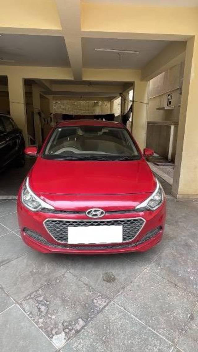 https://images10.gaadi.com/usedcar_image/4582725/original/processed_19ed5e94-61b8-4e86-9de2-99e6ad670bae.jpeg?imwidth=6400