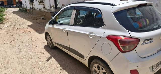 https://images10.gaadi.com/usedcar_image/4582736/original/processed_63160137-2614-4fcf-8618-b9103519a9b1.jpeg?imwidth=6402
