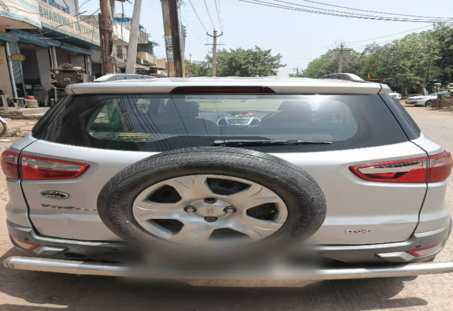 https://images10.gaadi.com/usedcar_image/4582753/original/89da3e82-fa56-45ee-9f37-69967482e2f4.?imwidth=6402