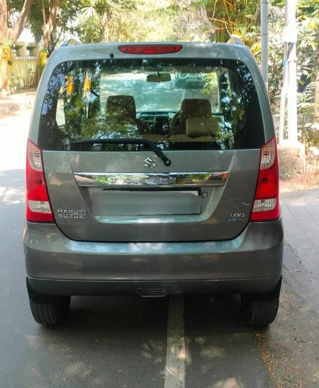 https://images10.gaadi.com/usedcar_image/4582765/original/processed_a6c93f5600bbc305b4668f5918ad5d22.jpg?imwidth=6401