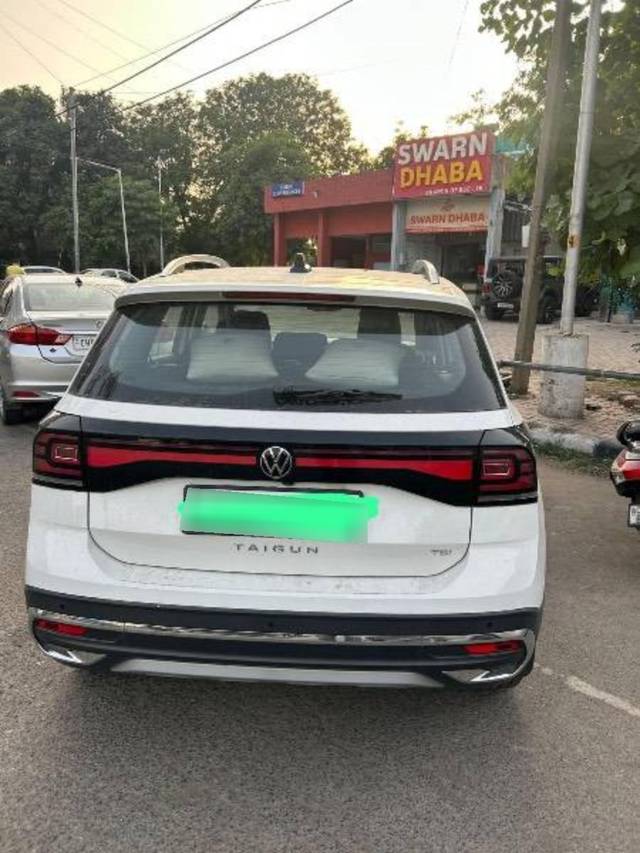 https://images10.gaadi.com/usedcar_image/4582781/original/processed_e9bfa712-4aca-4dfc-8f71-c7822f22855e.jpeg?imwidth=6402