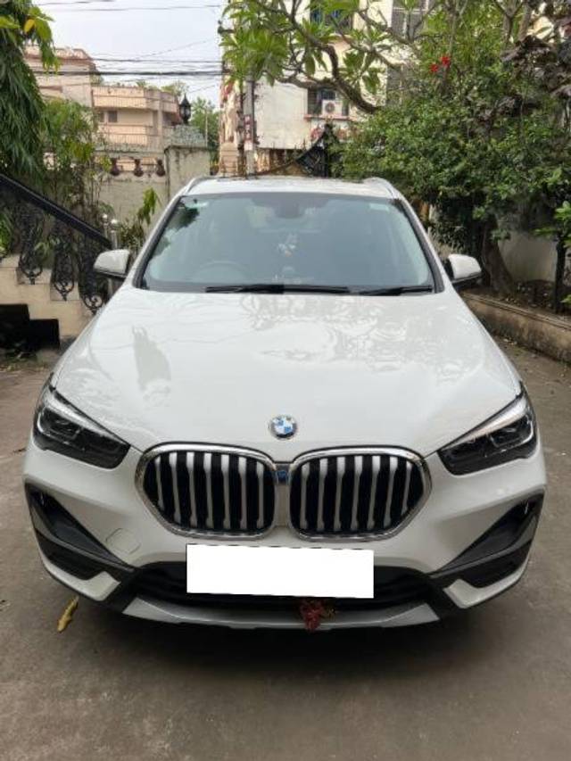 https://images10.gaadi.com/usedcar_image/4582798/original/processed_09bf4d13-a2c3-40a6-affd-c146f811a39d.jpg?imwidth=6402