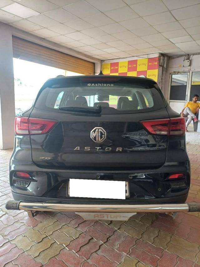 https://images10.gaadi.com/usedcar_image/4582839/original/processed_535c2b57-1b01-49e4-a4f7-eefa29a3ac50.jpg?imwidth=6401