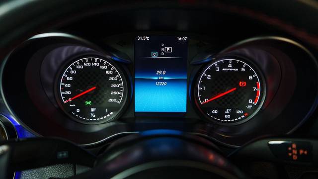 https://images10.gaadi.com/usedcar_image/4582910/original/f83d9b4e4c214edfd25e91cd0f46d4e5.jpeg?imwidth=6402