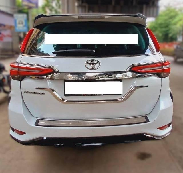 https://images10.gaadi.com/usedcar_image/4582921/original/processed_f7b70ee25516079a6e44f8718ad3dc6f.jpg?imwidth=6402