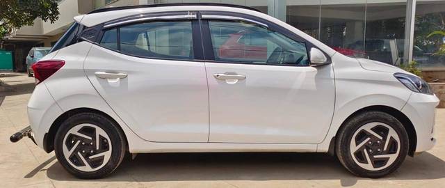 https://images10.gaadi.com/usedcar_image/4582925/original/processed_6d17bcf187b0dc3f40763072f4c0e23d.jpeg?imwidth=6401