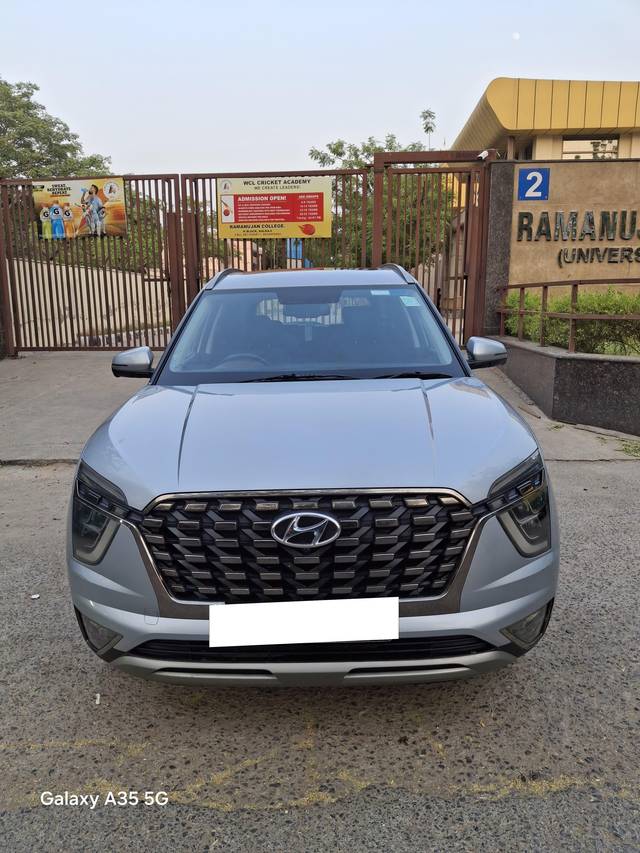https://images10.gaadi.com/usedcar_image/4582938/original/processed_05d44ec3fea51af33cb8fe5cbe646c93.jpg?imwidth=6401