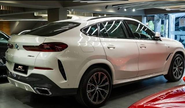 https://images10.gaadi.com/usedcar_image/4582940/original/processed_e62aebc5161b54ceace6112b9930908e.jpg?imwidth=6401