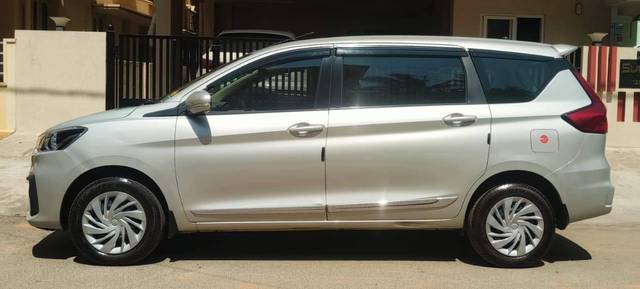 https://images10.gaadi.com/usedcar_image/4582945/original/processed_3de354b13d57be828d42505698543dea.jpg?imwidth=6402