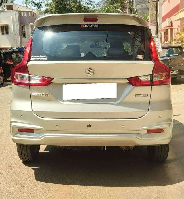 https://images10.gaadi.com/usedcar_image/4582945/original/processed_ba85ffd1d46e52ec8b1d88ecf8bc7cbe.jpg?imwidth=6401