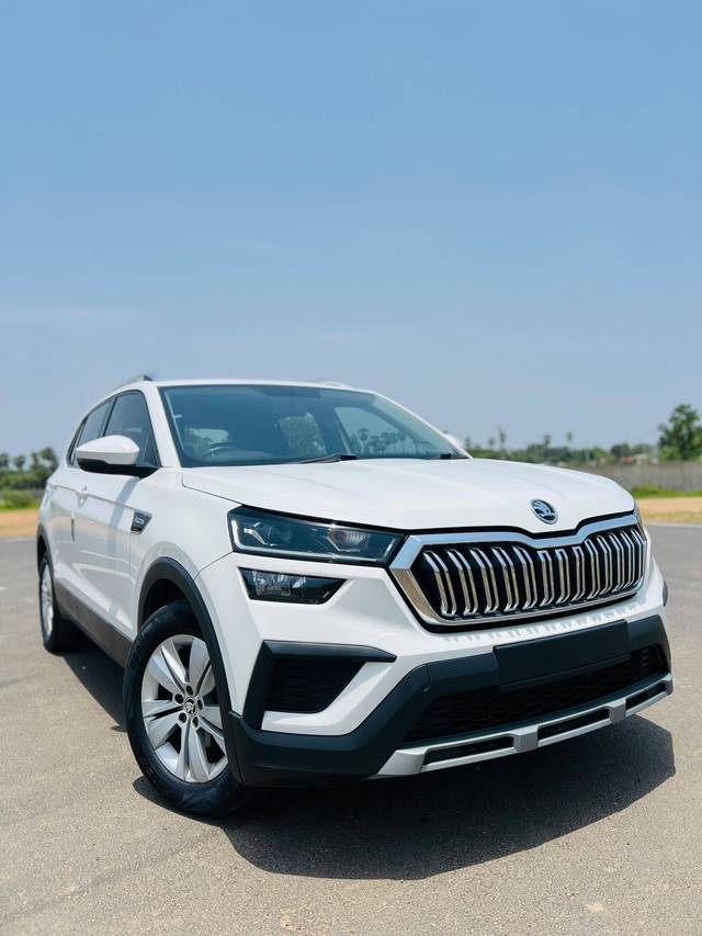 https://images10.gaadi.com/usedcar_image/4583017/original/processed_bbb48985ddb64d109790d2746925fc0e.jpeg?imwidth=6400