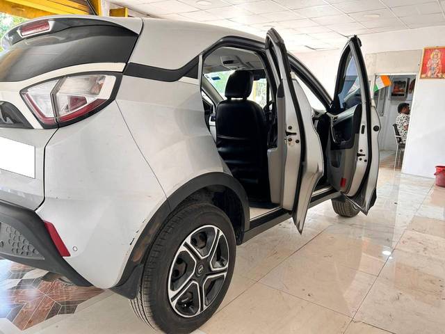 https://images10.gaadi.com/usedcar_image/4583044/original/processed_fc2a72a4-86ca-45f0-b2ea-d6f7ef975b15.jpg?imwidth=6400