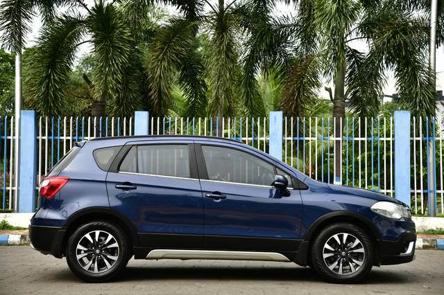 https://images10.gaadi.com/usedcar_image/4583059/original/9c52ae18bac7957a20cc54105165be65.jpg?imwidth=6401