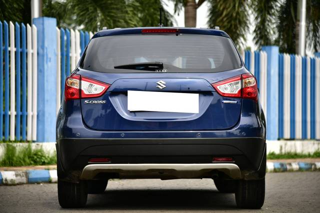 https://images10.gaadi.com/usedcar_image/4583059/original/processed_d23b92072aaf8f9ef83081376f50fe3c.jpg?imwidth=6402