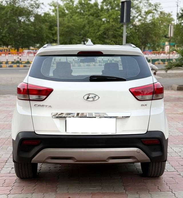https://images10.gaadi.com/usedcar_image/4583067/original/processed_a681554014aaf2f92892974117e0da80.jpg?imwidth=6402