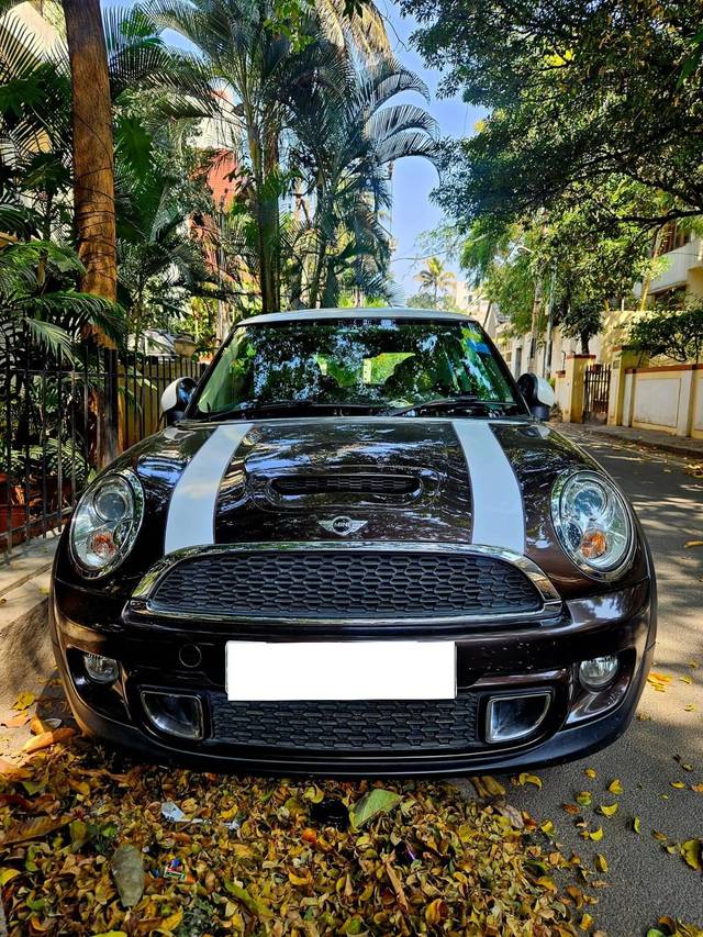 https://images10.gaadi.com/usedcar_image/4583106/original/processed_da9b3de5-a89f-41c2-879f-40d05414d881.jpg?imwidth=6400