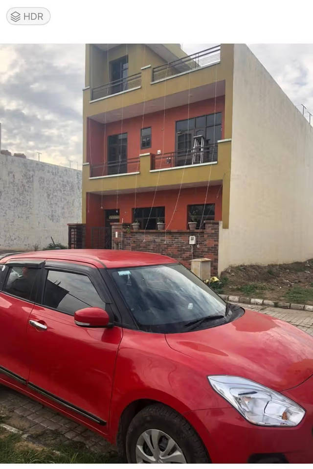 https://images10.gaadi.com/usedcar_image/4583119/original/3a83fe8a-9968-47c9-907f-477a39f92f76.png?imwidth=6401