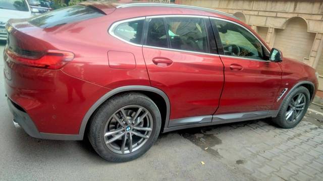 https://images10.gaadi.com/usedcar_image/4583138/original/processed_6ab72cca-d61d-48f9-823a-cc7e4bd814aa.jpg?imwidth=6400