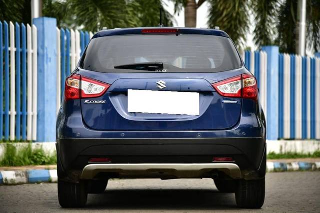 https://images10.gaadi.com/usedcar_image/4583163/original/processed_22ee1e3c9739d15ddf32660b4a0d4822.jpg?imwidth=6402