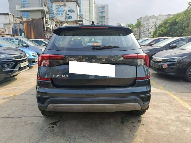https://images10.gaadi.com/usedcar_image/4583203/original/processed_e80abd035347e8b13927d8a2c314c69e.jpg?imwidth=6402