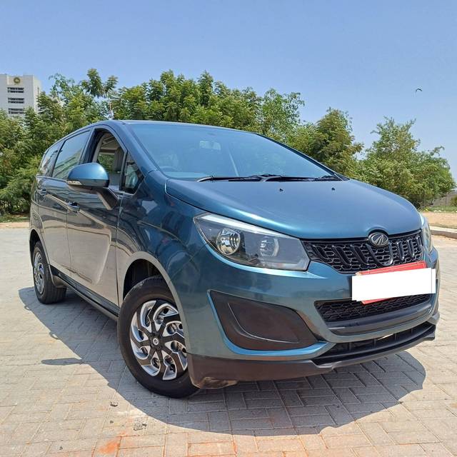 https://images10.gaadi.com/usedcar_image/4583216/original/processed_f8eac6587824ee47cadba6ce0d4c9d96.jpg?imwidth=6400