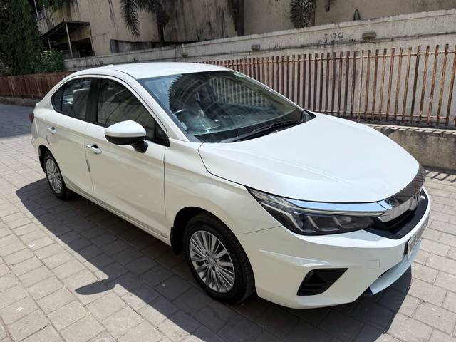 https://images10.gaadi.com/usedcar_image/4583224/original/1cb70425792d858106f6e2d8bcbc8c33.jpeg?imwidth=6400