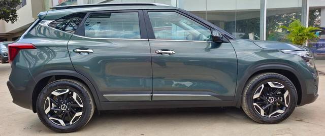 https://images10.gaadi.com/usedcar_image/4583235/original/55366e0e1dee6349434ba9504304d688.jpeg?imwidth=6401