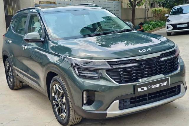https://images10.gaadi.com/usedcar_image/4583235/original/processed_9ecb1d2f553de2caf303e133b459b793.jpeg?imwidth=6400