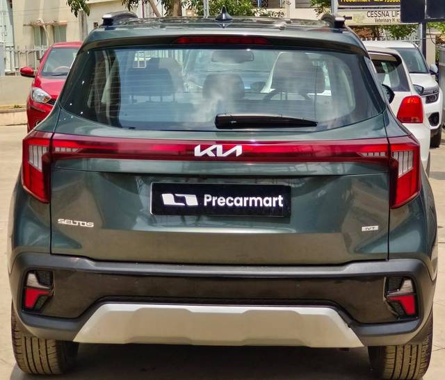 https://images10.gaadi.com/usedcar_image/4583235/original/processed_a546871d36f6decc7a738284ff14d345.jpeg?imwidth=6402