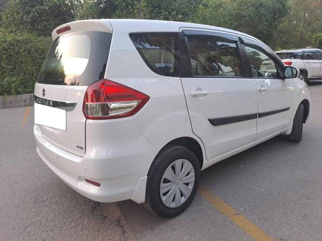 https://images10.gaadi.com/usedcar_image/4583236/original/processed_8f7ead5c52e6783f4a41322fba53603a.jpg?imwidth=6402