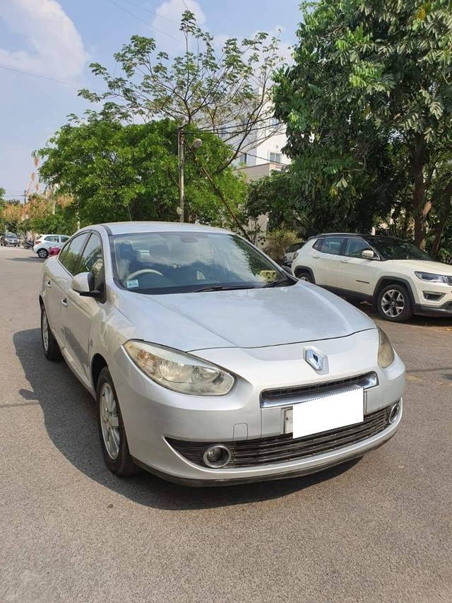 https://images10.gaadi.com/usedcar_image/4583239/original/processed_c40fa9bf-b68f-412a-b63d-d2b8c7455905.jpg?imwidth=6400