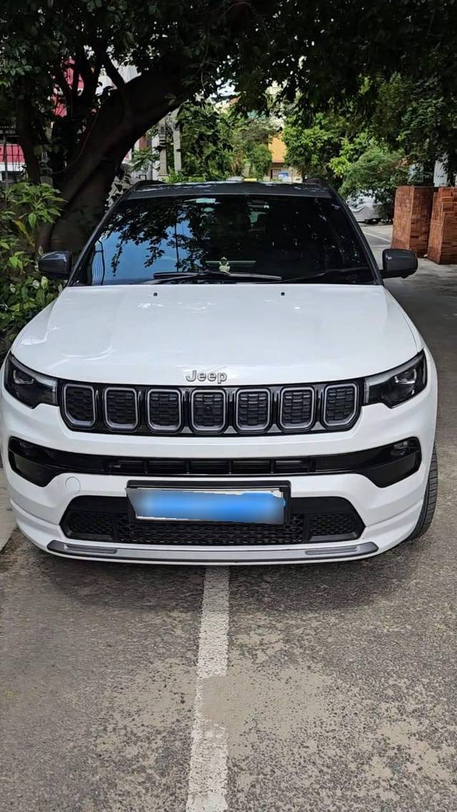 https://images10.gaadi.com/usedcar_image/4583240/original/processed_7af5dbf6-1f25-43c8-ad60-34d489e1c684.jpg?imwidth=6400