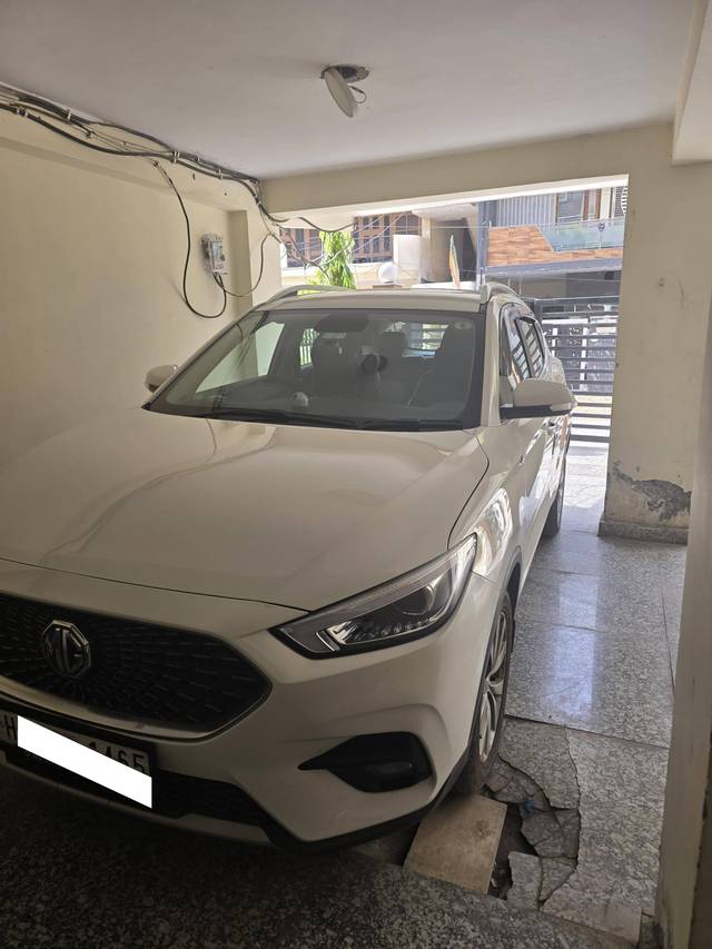 https://images10.gaadi.com/usedcar_image/4583246/original/processed_0fcb9b14-bf85-4350-854a-d6df2eb6d8ee.jpg?imwidth=6401