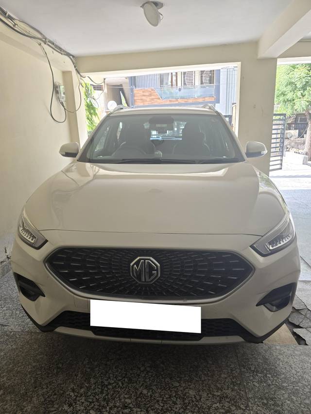 https://images10.gaadi.com/usedcar_image/4583246/original/processed_b0a76792-ec5c-482e-ad4c-654fad176bc2.jpg?imwidth=6400