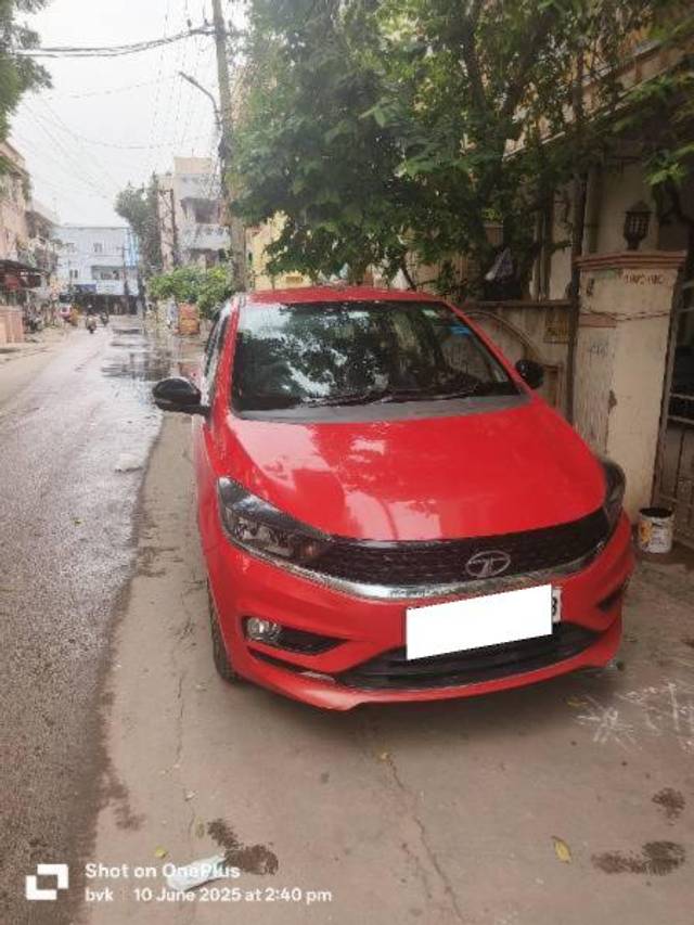 https://images10.gaadi.com/usedcar_image/4583274/original/processed_24a7ee59-344f-41e5-b02e-53fe9c2d401b.jpg?imwidth=6401