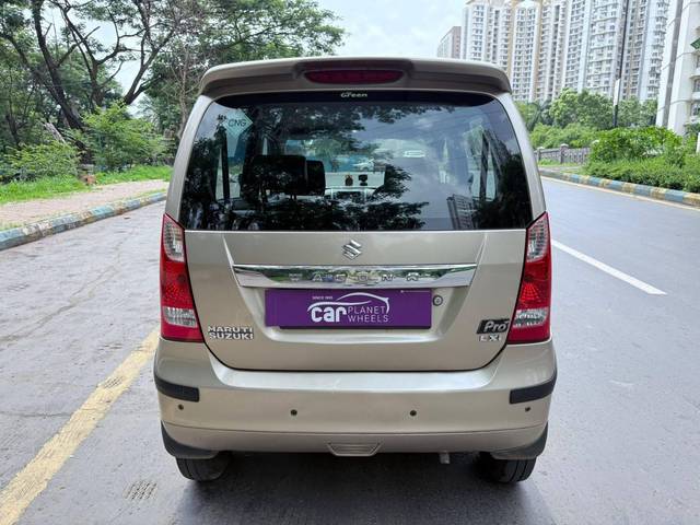 https://images10.gaadi.com/usedcar_image/4583306/original/processed_53f0800ea01a79458a94b9aaa3a3531e.jpg?imwidth=6402