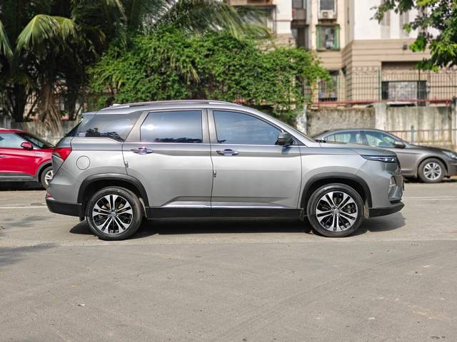 https://images10.gaadi.com/usedcar_image/4583311/original/e60a78d53bd4200cff3aef97dca28d24.jpg?imwidth=6401